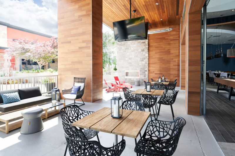 Archer Hotel Redmond - Archer's Kitchen + Bar Outdoor Patio Seating